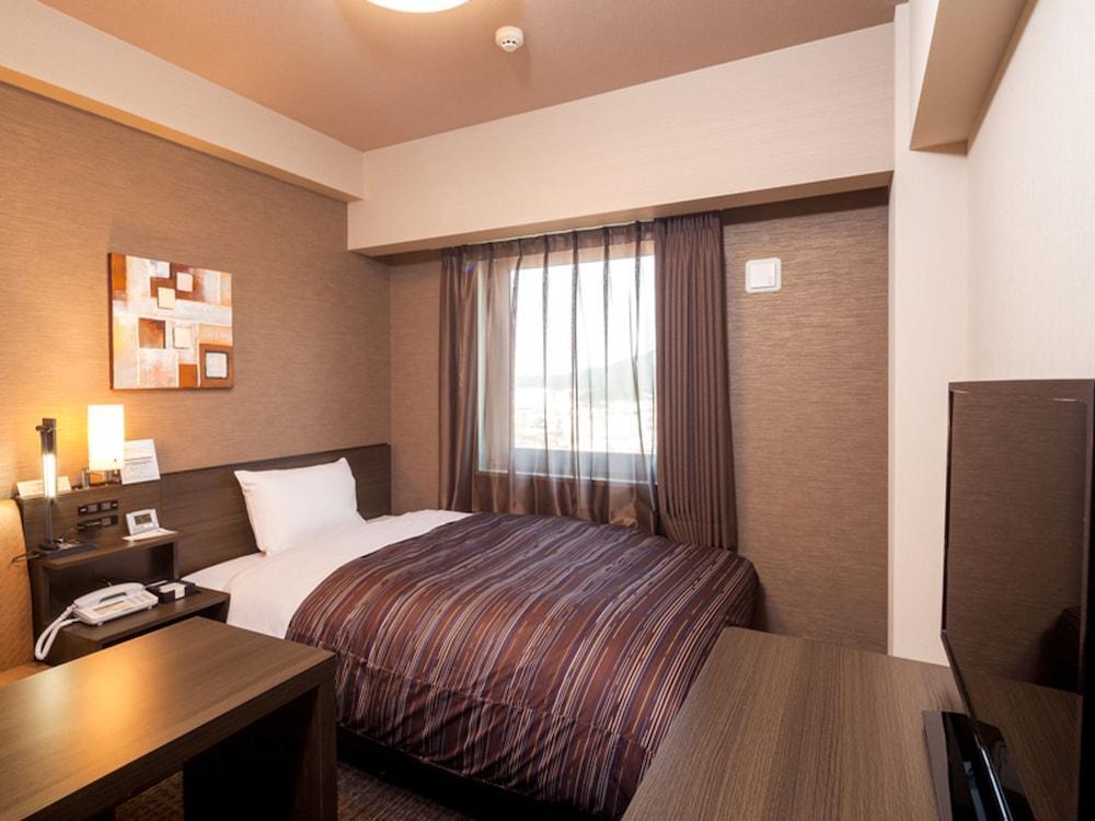 Toyoko Inn Higashi-Hiroshima Saijo Ekimae Экстерьер фото