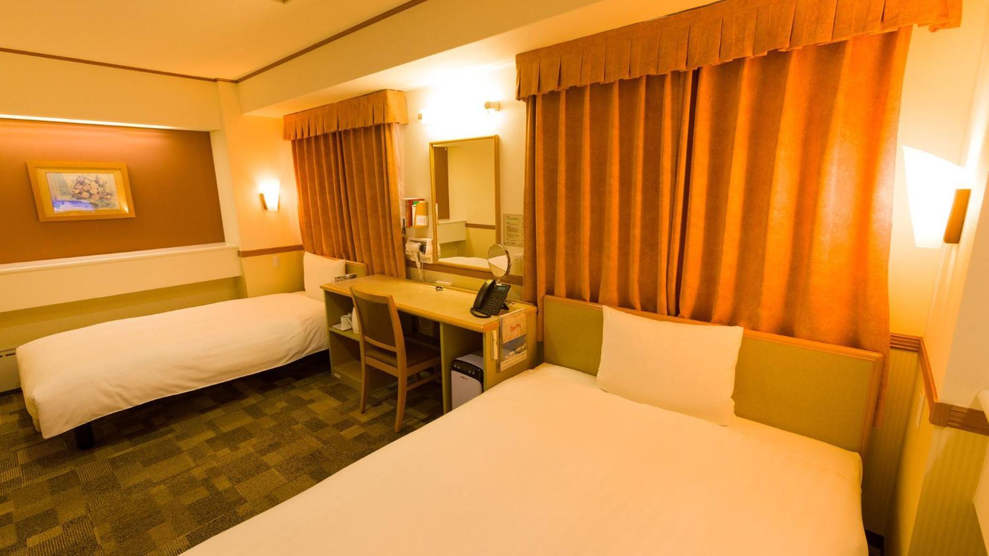 Toyoko Inn Higashi-Hiroshima Saijo Ekimae Номер фото