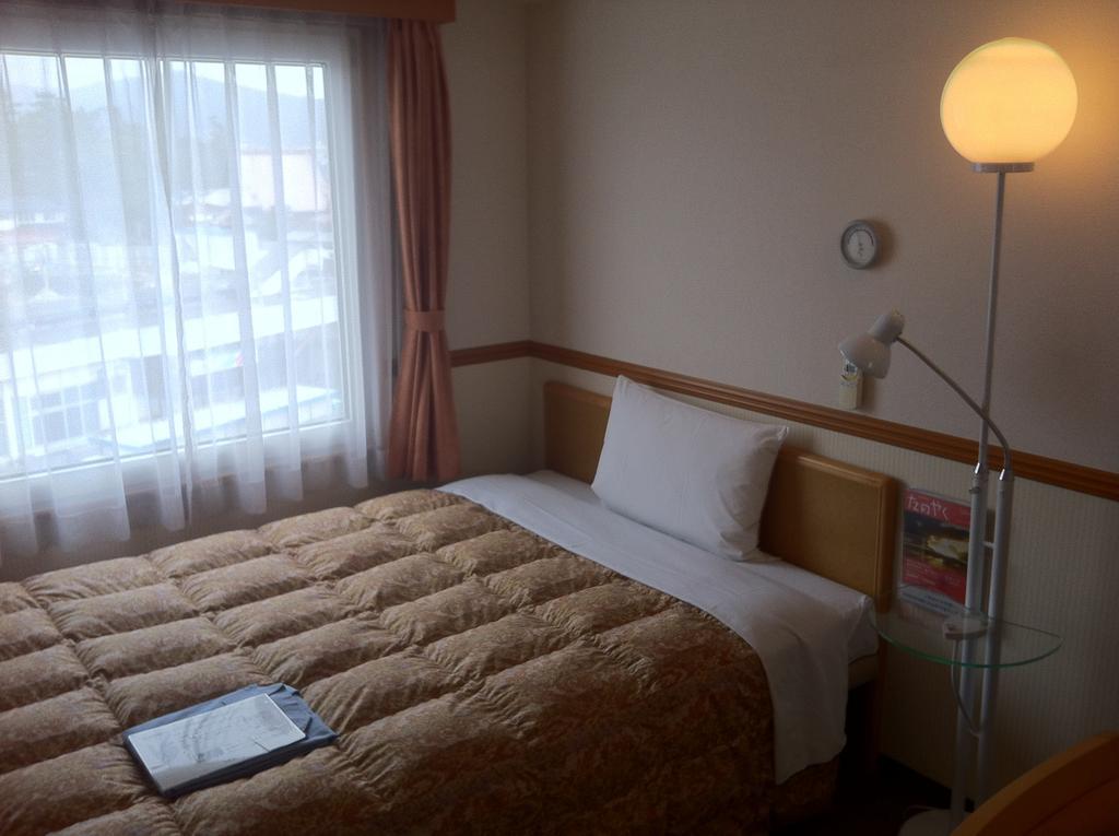 Toyoko Inn Higashi-Hiroshima Saijo Ekimae Экстерьер фото